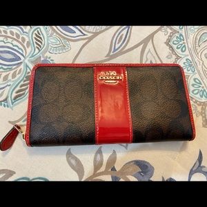 Coach Zipper Wallet
